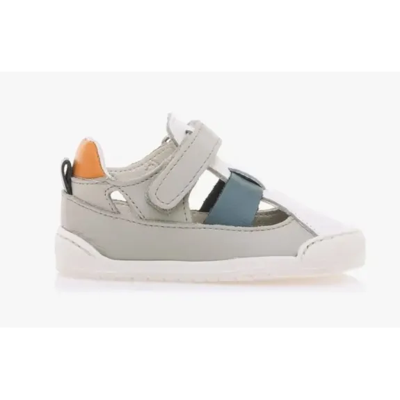 Sandalia respetuosa blanco gris