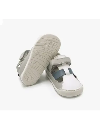 Sandalia respetuosa blanco gris
