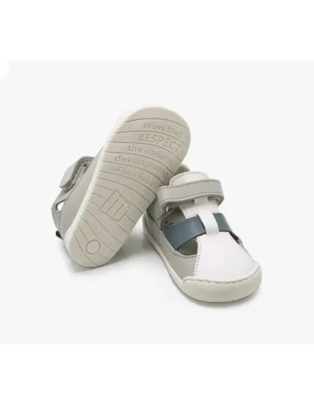 Sandalia respetuosa blanco gris